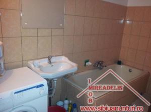VINDEM CASA 4 CAMERE,    IN TURNISOR