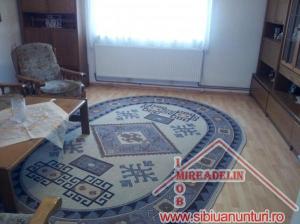 VINDEM CASA 4 CAMERE,    IN TURNISOR