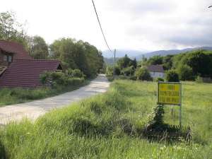 Vand 2300mp teren montan pentru casa de vacanta, 