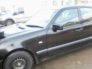 Vand sau schimb Mercedes E 200