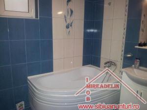 INCHIRIEM CASA 4 CAMERE,    SINGUR IN CURTE � TURNISOR