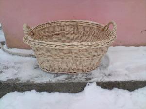 Vand cosuri si mobilier din rachita