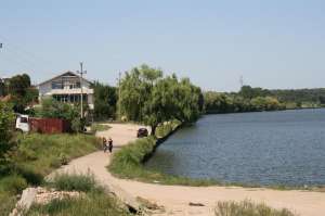 MOGOSOAIA LAC - teren intravilan 3000mp