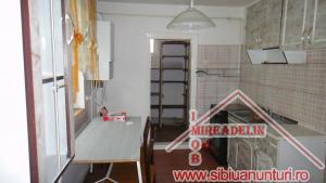 INCHIRIEM CASA 5 camere in zona PIATA CLUJ