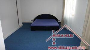 INCHIRIEM CASA 5 camere in zona PIATA CLUJ
