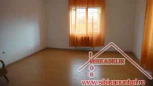 INCHIRIEM CASA 5 camere in zona PIATA CLUJ