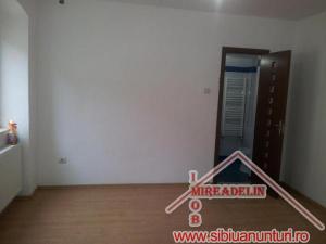 VINDEM GARSONIERA LA CASA,   zona ultracentrala