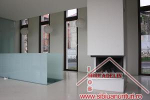 INCHIRIEM CASA 5 camere in zona STRAND