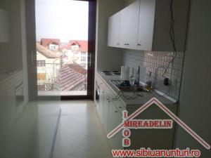 INCHIRIEM CASA 5 camere in zona STRAND