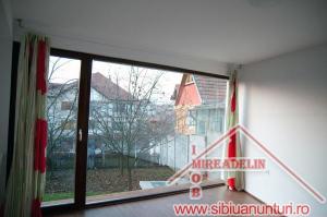 INCHIRIEM CASA 5 camere in zona STRAND