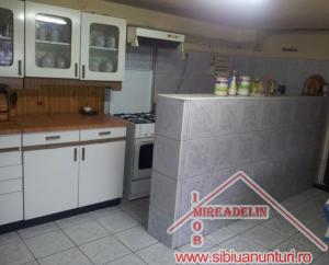 CASA DE VANZARE,   SINGUR IN CURTE - CARTIER STRAND