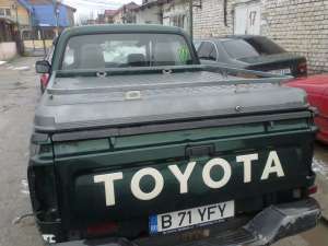 dezmembrez toyota hilux 2001-2005