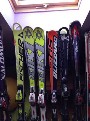 Vand skiuri, clapari de TOP noi si second