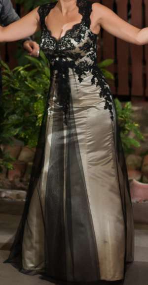 vand rochie de ocazie sh