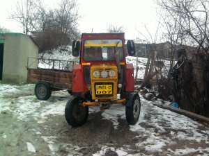 TRACTOR U445
