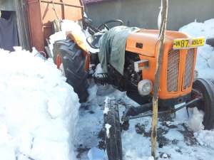 VANZARE TRACTOR