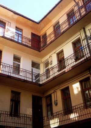PF,  vand apartament 2 camere,  centru,  parter