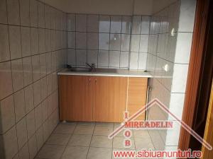 INCHIRIEM SPATIU COMERCIAL,   170 MP,   ZONA ULTRACENTRALA
