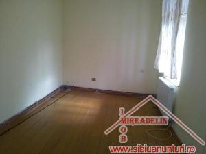 INCHIRIEM SPATIU COMERCIAL,   170 MP,   ZONA ULTRACENTRALA