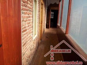 INCHIRIEM SPATIU COMERCIAL,   170 MP,   ZONA ULTRACENTRALA