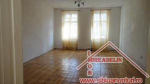 INCHIRIEM APARTAMENT 2 camere,   la casa,   ZONA ULTRACENTRALA