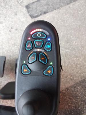 Carucior electric persoane cu handicap
