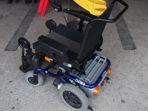 Carucior electric persoane cu handicap
