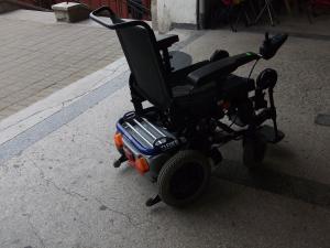Carucior electric persoane cu handicap