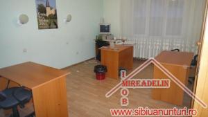 INCHIRIEM APARTAMENT LA CASA 4 camere,   ZONA TREI STEJARI