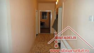 INCHIRIEM APARTAMENT LA CASA 4 camere,   ZONA TREI STEJARI