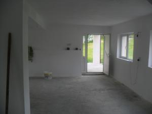 VAND 2 CASE IN ACEEASI CURTE