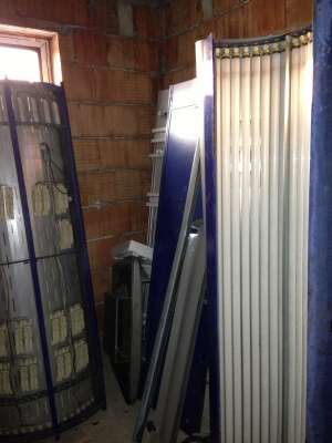 Vand 2 solare bronzare unul hapro lumina 3603