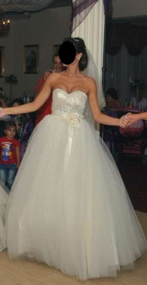 Rochie de mireasa MIRANDI,  model Medeea din catalogul 2012