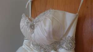Rochie de mireasa MIRANDI,  model Medeea din catalogul 2012