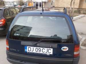 vand sau schimb opel astra