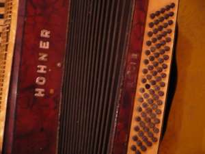 Vand acordeoane hohner si select