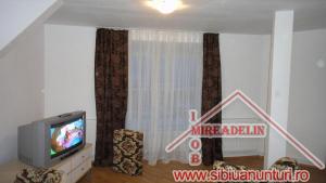 VAND APARTAMENT LA MANSARDA,   pe 2 nivele,   str. SEMAFORULUI