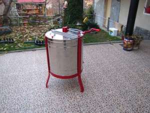 Centrifugi apicole din inox alimentar