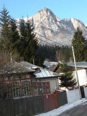 Vand casa vacanta-la munte
