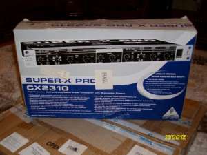 Crossover Behringer CX 2310