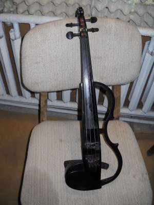 Vand vioara YAMAHA SV 130