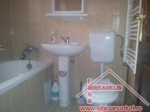 INCHIRIEZ GARSONIERA la casa,   40 mp,   ZONA PIATA CLUJ
