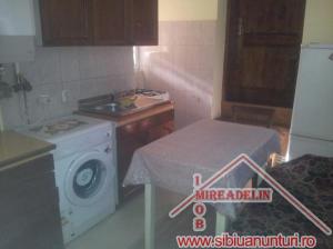 INCHIRIEZ GARSONIERA la casa,   40 mp,   ZONA PIATA CLUJ