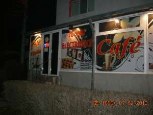 Cafe-bar, sala internet, jocuri electronice