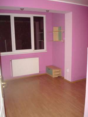 Inchiriez apartament 4 camere 230 euro