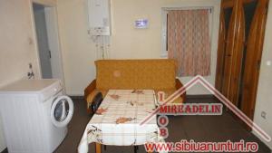 INCHIRIEM APARTAMENT LA CASA 2 camere,   ZONA STEFAN CEL MARE