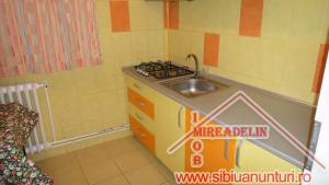 INCHIRIEM APARTAMENT LA CASA 2 camere,   ZONA STEFAN CEL MARE