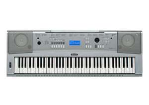 Vand Yamaha DGX-220 ca NOUA! Doar 300 EUR si e in stare Excelenta!