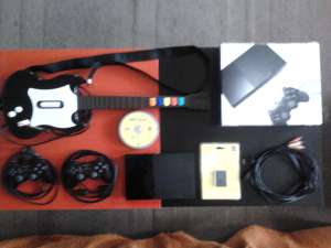 Playstation 2, modat, 2 joystick-uri, chitara
