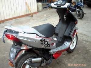 vand scuter marca piagio la pret 400 euro neg